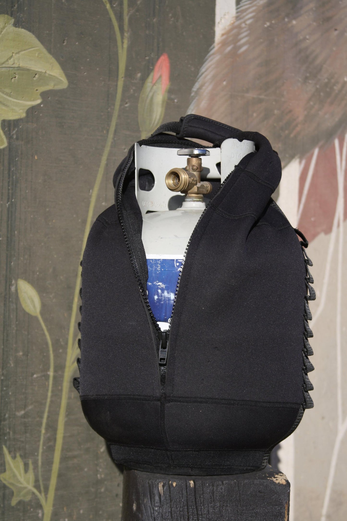 Burt's Tank Top: Insulating Propane Tank Cover